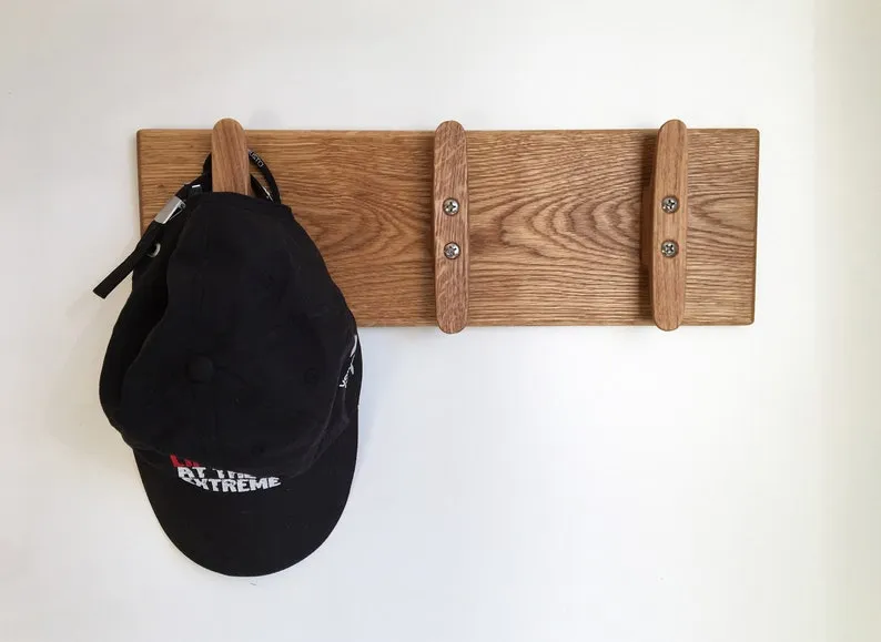 Grain detail of the oak backing board under workshop light