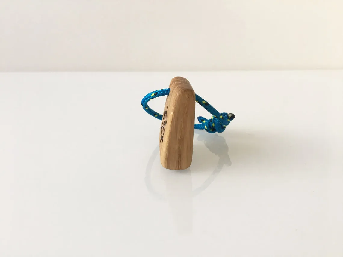 Angled view of the small oak block and its softened edges